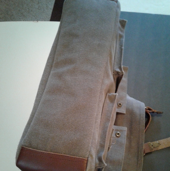 🌺 Nearly New Sweetbriar Canvas Messenger Bag - Picture 10 of 15